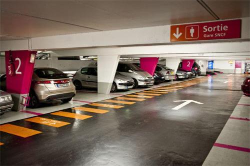 Ferienwohnung Luxury Paris La Vie En Rose Jacuzzi Terrasse Parking Exterior foto
